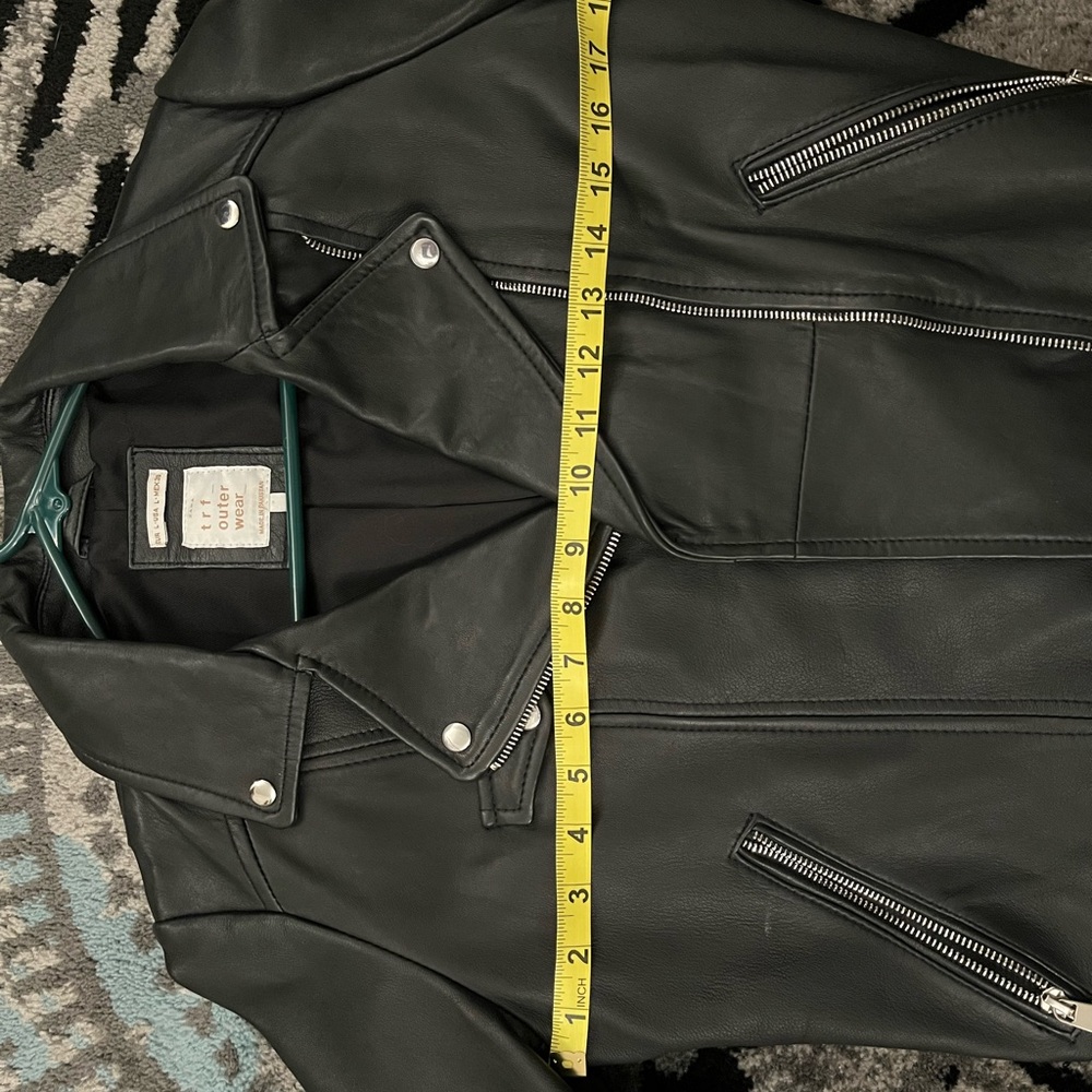 Leather jacket - Picture 10 of 12